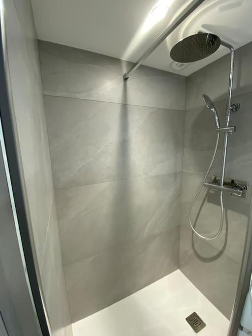 Appartement Atypique Et Fraichement Renove Saint-Vallier (Drome) Exterior foto